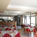 Hotell Cavaria 2*