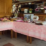 Cavaria Hotell 2*