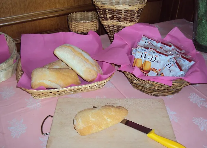 Cavaria